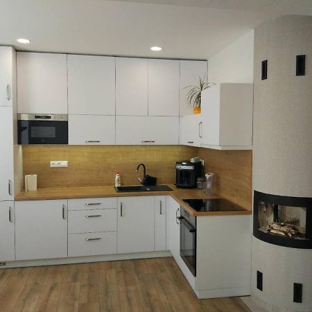 Moderný byt s krbom a klimatizáciou Prešov Exterior foto